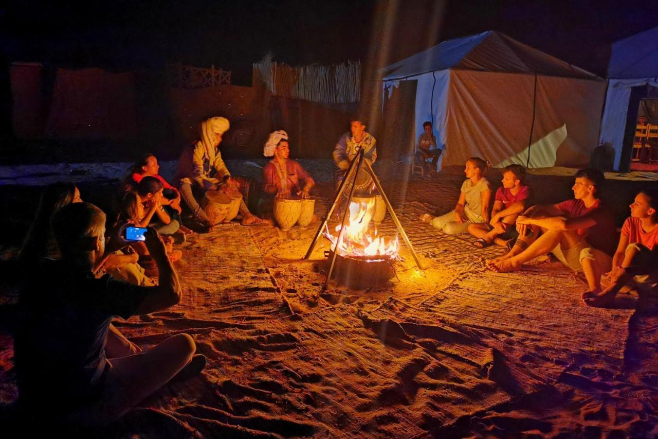 Desert Berber Fire-Camp เมอร์ซูกา ภายนอก รูปภาพ