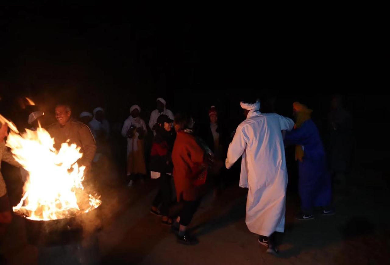 Desert Berber Fire-Camp เมอร์ซูกา ภายนอก รูปภาพ